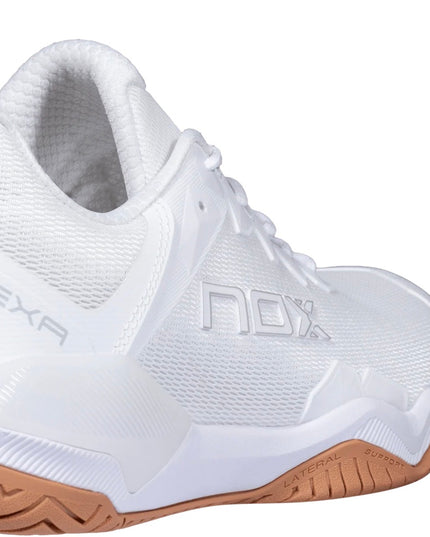 Zapatillas de Pickleball NOX LUX HEXA – White/Gum Rubber 2026