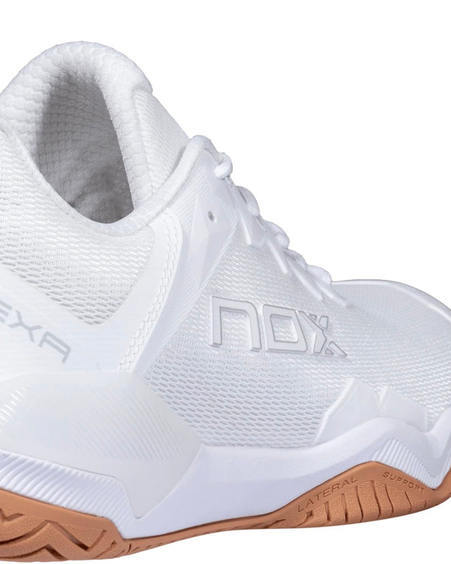 Zapatillas de Pickleball NOX LUX HEXA – White/Gum Rubber 2026