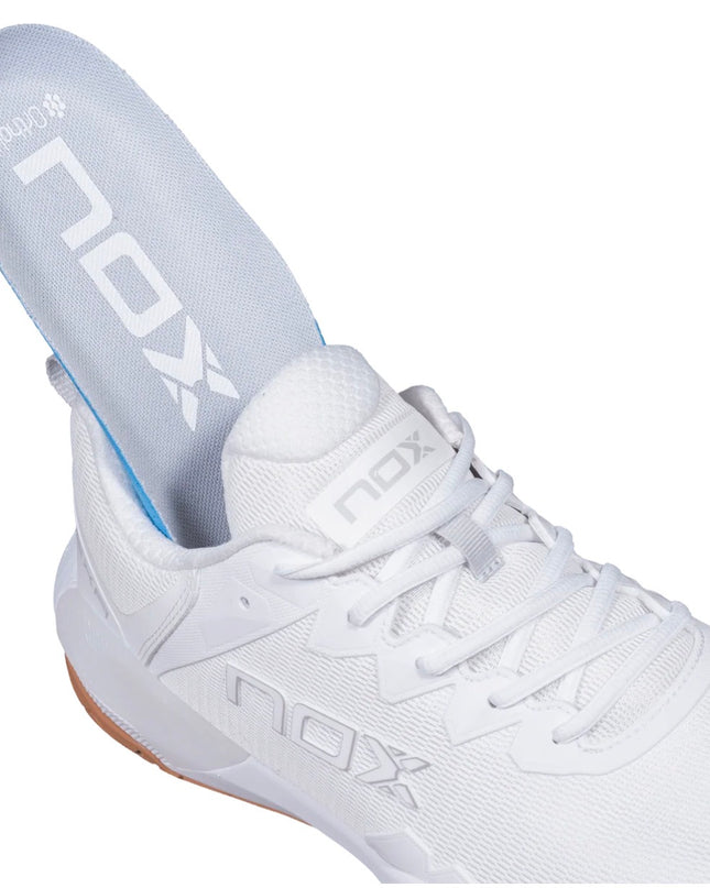 Zapatillas de Pickleball NOX LUX HEXA – White/Gum Rubber 2026