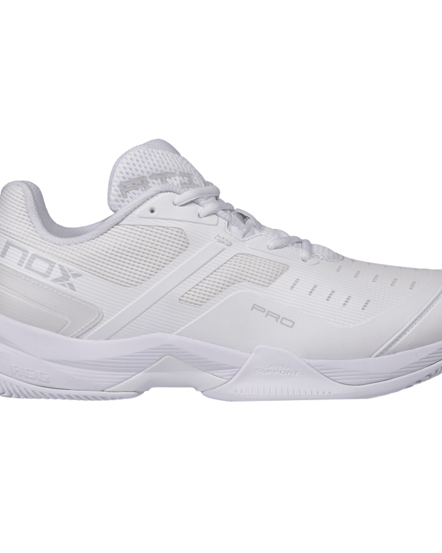 ZAPATILLAS NOX DE PÁDEL AT10 PRO BLANCO/GRIS