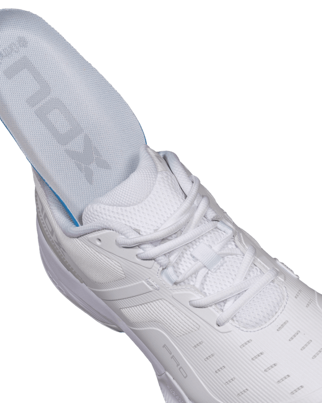 ZAPATILLAS NOX DE PÁDEL AT10 PRO BLANCO/GRIS