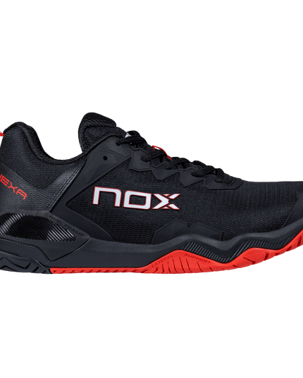 Zapatillas de pickleball NOX LUX HEXA en negro y molten lava - vista lateral