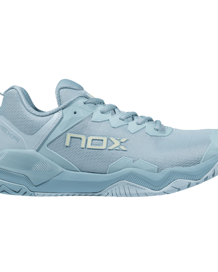 Zapatillas de pickleball NOX LUX HEXA en sky blue y grey mist - vista lateral